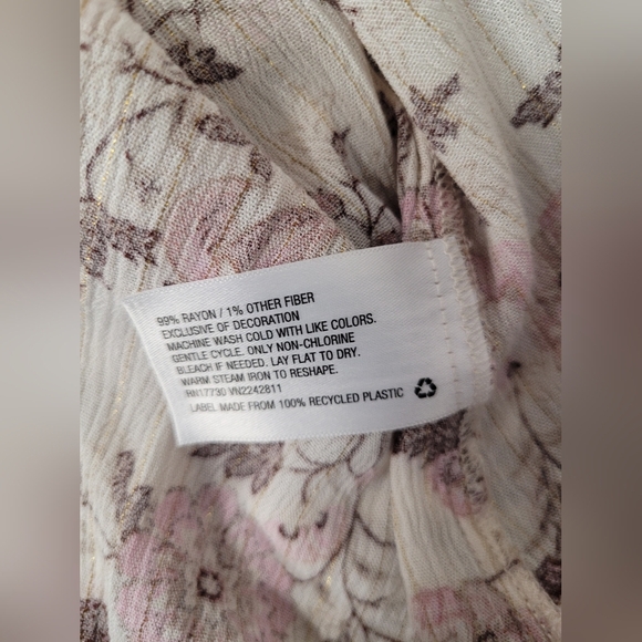 Knox Rose S Top Ruffle Sleeve ends. Floral With Metallic Threads EUC - Picture 5 of 5